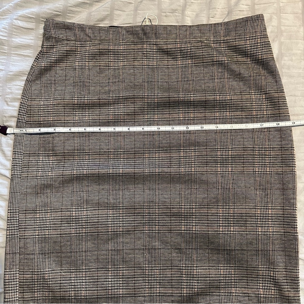 Max Studio Women’s Houndstooth Plaid Pull On Skirt Stretch Size Medium - Picture 7 of 8